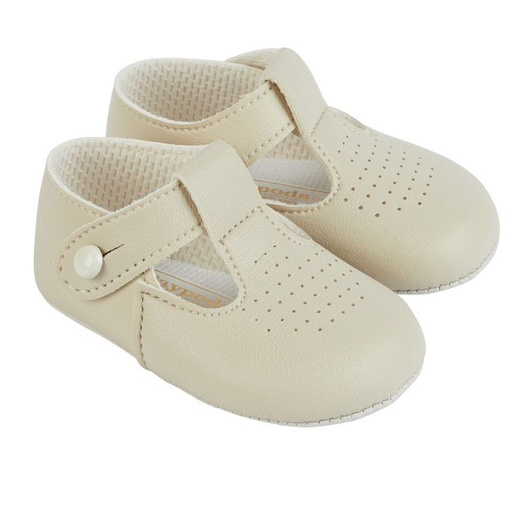 Picture of B625: BABY S UNISEX SOFT SOLED SHOE-BISCUIT - SIZES: 6-24M